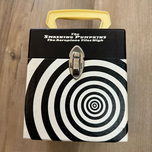 The Aeroplane Flies High by The Smashing Pumpkins 5 CD Box Set 1996 Vintage - Picture 2 of 7